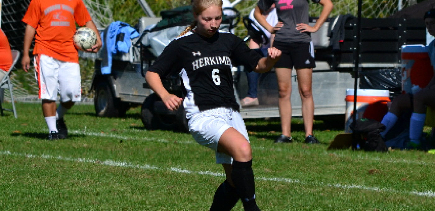 10 12WSOCAlexysBolton2015NewsRecapGameStory