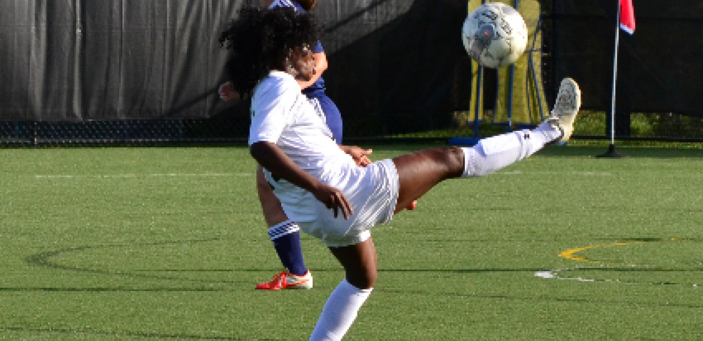 12 2WSOCGraceJohnson2015NewsRecapGameStory