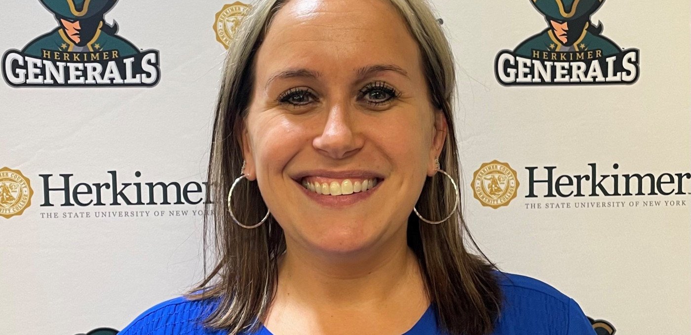 Lindsay Donovan Headshot v2