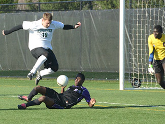 soccer 11 12 2011 CharlieAnderson